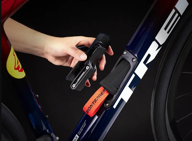 Trek Domane Slr 7 Gen 4 Carbon Road Bike 2024 in Metallic Red Smoke To Blue Fade-7